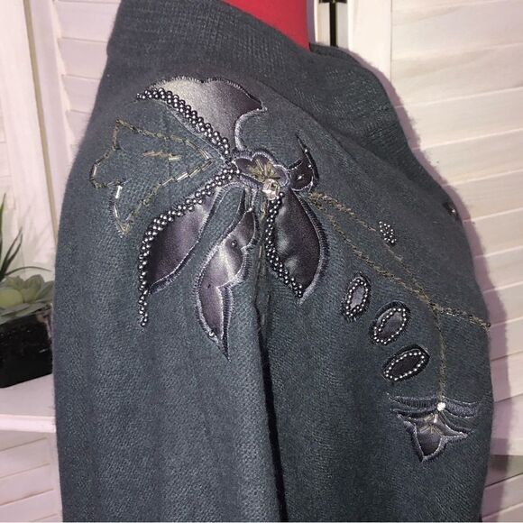 Vintage 80s 90s Gray Embroidered Knit Cardigan Floral Appliqué Medium - Picture 3 of 8